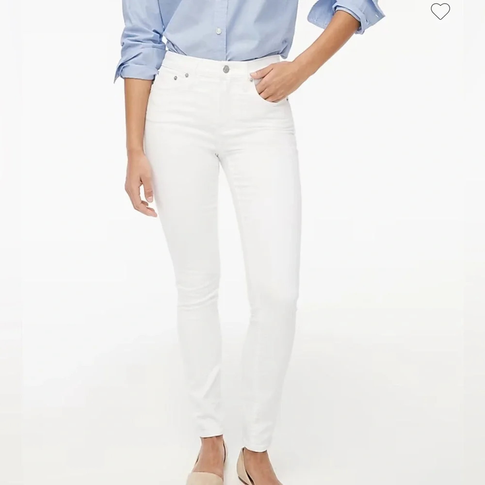 J.Crew Petite 9" mid-rise skinny jean in white wash Size 26P